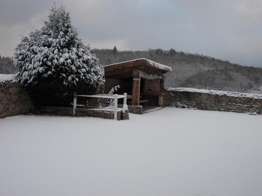 Domaine De Clermont La Roche-en-Brenil Exterior foto